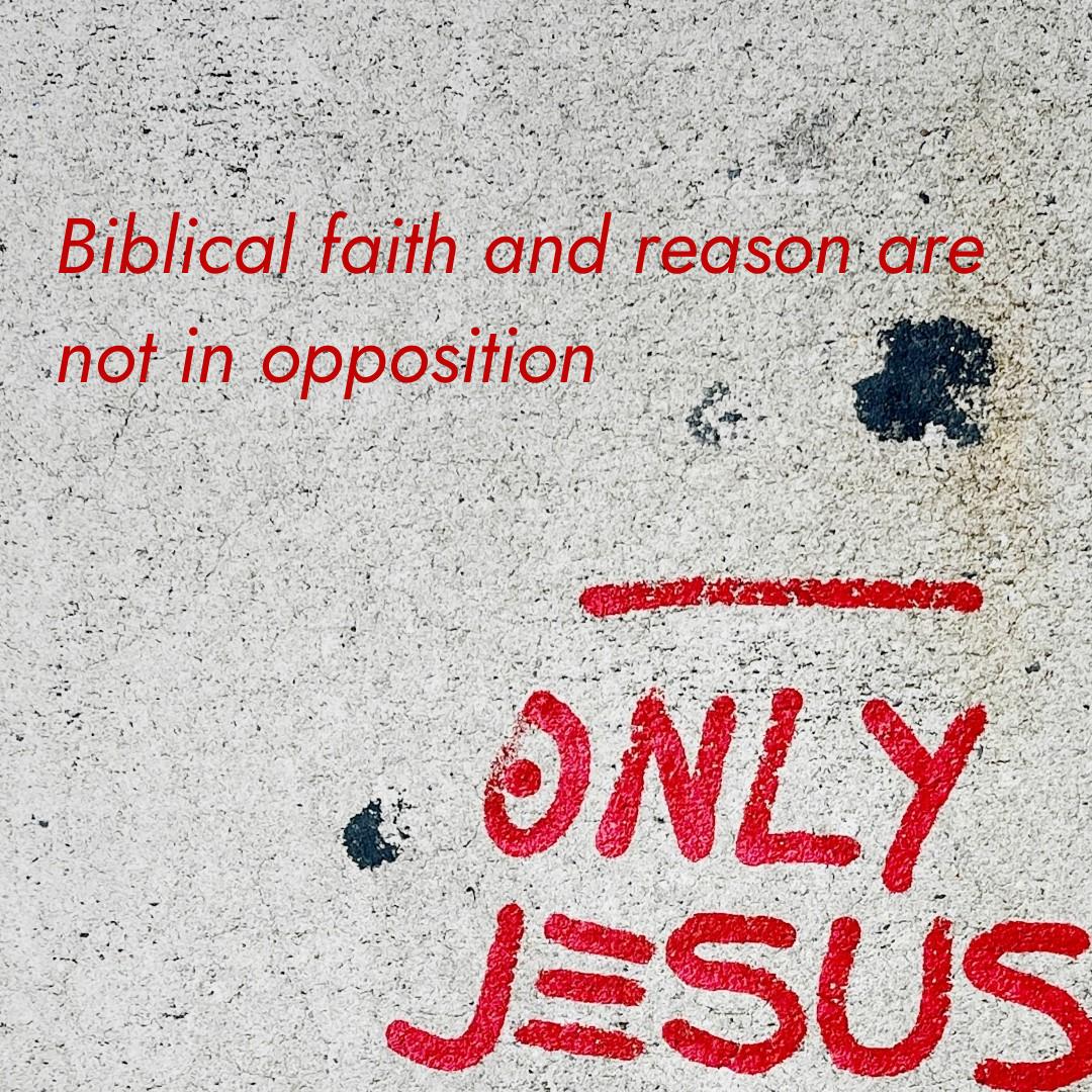 Pensé du jour avec une bible dans le fond avec le mot sagesse. Nous pouvons retrouver ces images sur le compte Instagram eglise.renens.ab