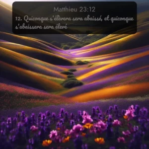 Les fleurs sauvages printanières tapissent les collines ondulantes de violet et d'or. Avec le verset biblique : 12. Quiconque s'élèvera sera abaissé, et quiconque s'abaissera sera élevé. qui invite les personnes à venir à l'église Renens AB pour le culte de Dimanche